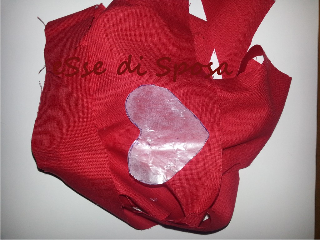 Stoffa rossa per cuori eSse di Sposa