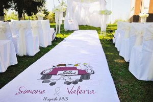 Tappeti nuziali personalizzati - foto via www.blog.tappetosumisura.it