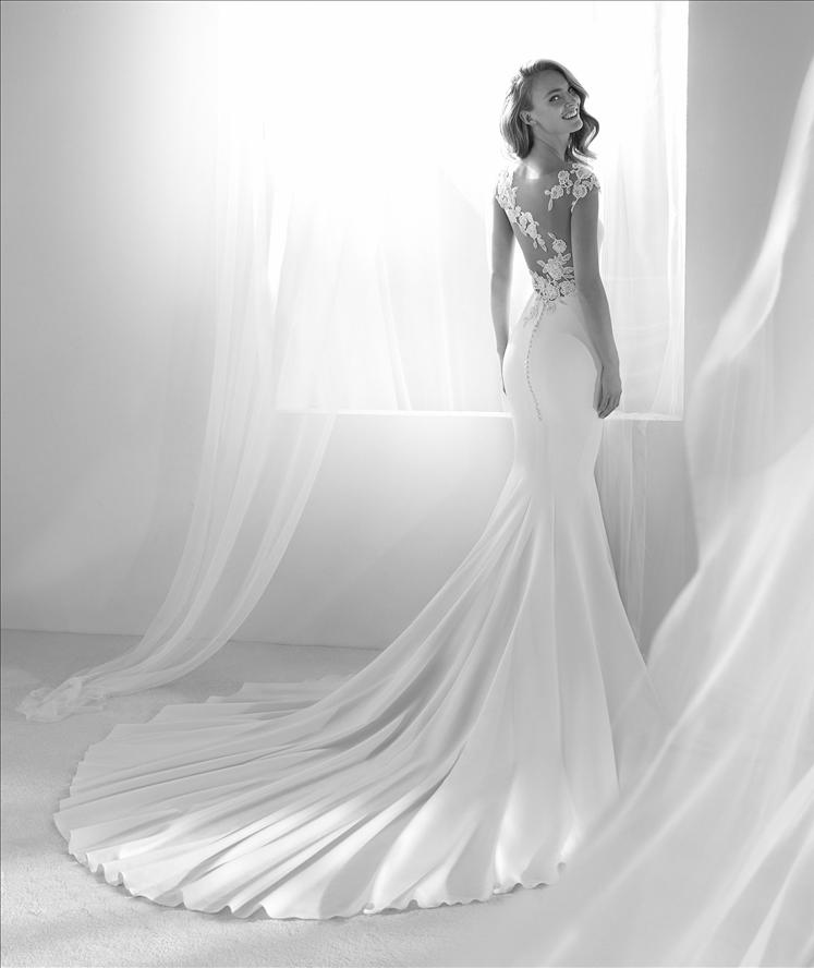 Pronovias 2018 - foto via gabriellasposa.com