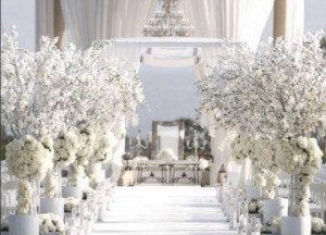 White wedding - foto via weddingdogsitter.com