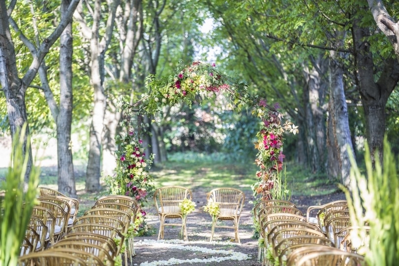 Cerimoni all'aperto - foto via www.matrimonio.com